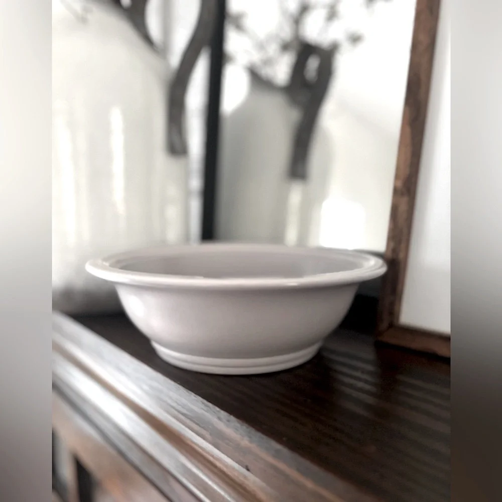 Vintage Pfaltzgraff Serving Bowl. 1990’s Lilac Stoneware | Pottery EUC 9.5” EUC